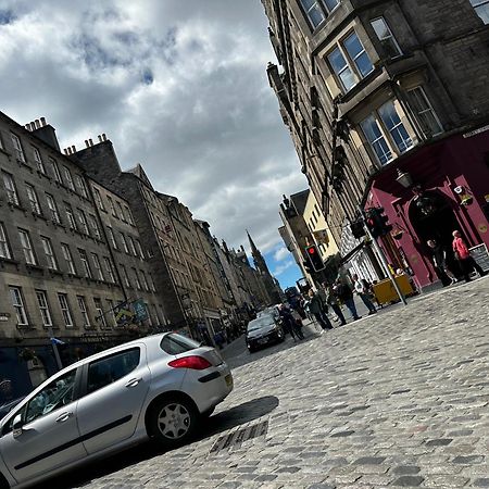Old House In Central Of Old Town Edinburgh Exterior photo